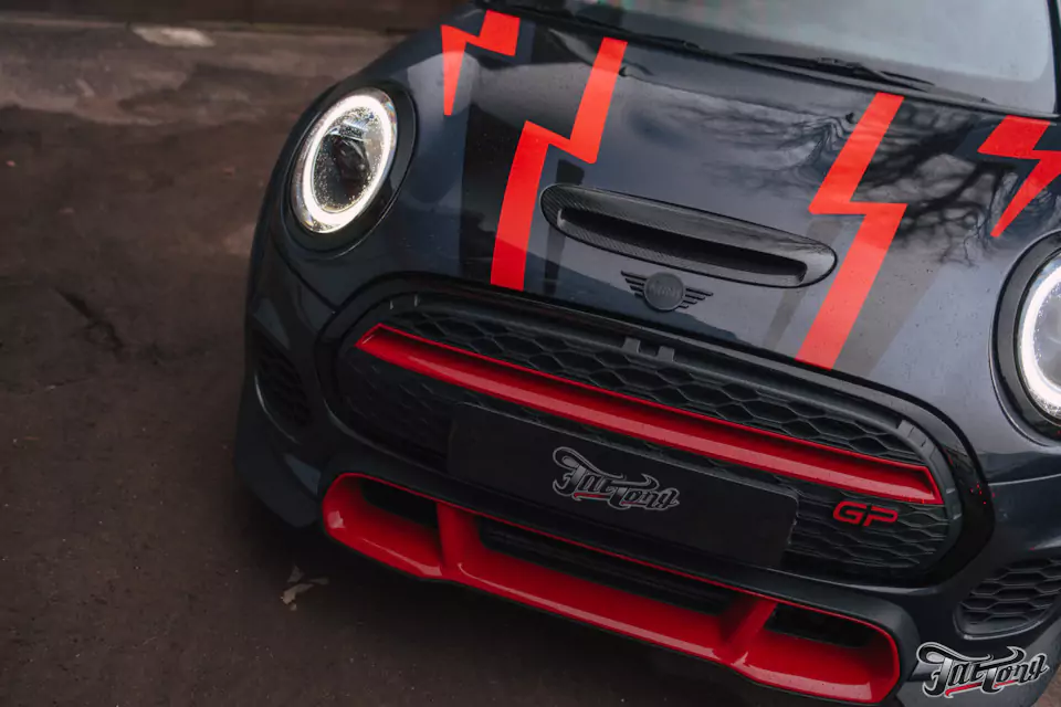 Оклеили в дизайн Mini Cooper GP